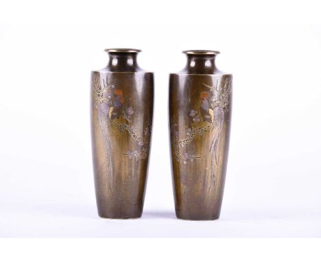 A pair of Japanese inlaid bronze vases, late Meiji/early Taisho,日本, 青铜镶嵌花瓶一对，明治晚期/大正早期of tapering cylindrical form, with inla