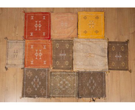 The cushion covers of various sizes:42cm x 47cm47cm x 45cm41cm x 46cm53cm x 35cm59cm x 58cm49cm x 45cm46cm x 51cm50cm x 32cm4