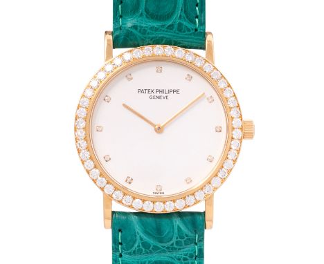 PATEK PHILIPPE Calatrava "Factory Diamonds" Damenuhr, Ref. 5006. Gelbgold 18K, Lünette ab Werk besetzt mit 46 Brillanten (zus