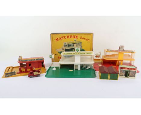 Boxed Matchbox Lesney Series MG-1 BP Service Station, 1st issue,green plastic base, white plastic building, ramp, Matchbox sa