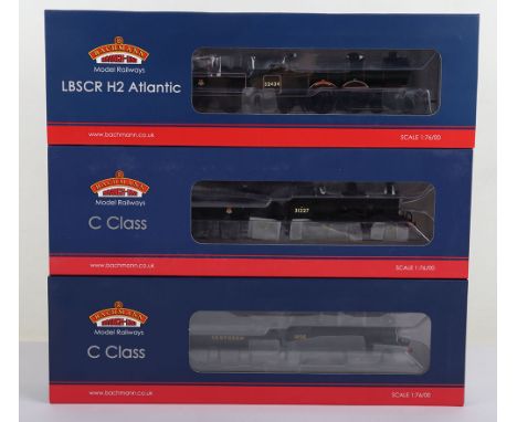 Three Bachmann 00 gauge locomotives, 31-921 H2 class 4-4-2 ‘Beachy Head’ locomotive 32424 and BR tender black, 31-461 C class