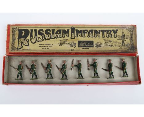 Britains boxed set 133, Russian Infantry, second version 1912, seven Infantrymen marching at the trail and Officer with sword