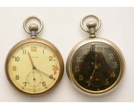 A military open faced pocket watch by Elgin Natl Watch Co, USA, with subsidiary seconds dial, no. 1994644 engraved to movemen