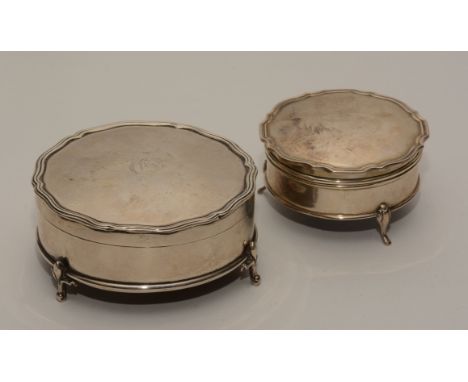 Two silver trinket boxes, of circular form, one bearing hallmarks for Birmingham 1926-7, both with hinged lids, gadrooned edg