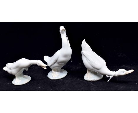 A Lladro duck, plus two similar Nao ducks (3)