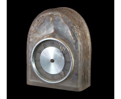 Lalique, a Deux Colombes clock with silvered dial (lacking hands), design 1926, moulded R Lalique, France, 22cm high/see illu