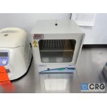 VWR Incu-Line Digital Incubator