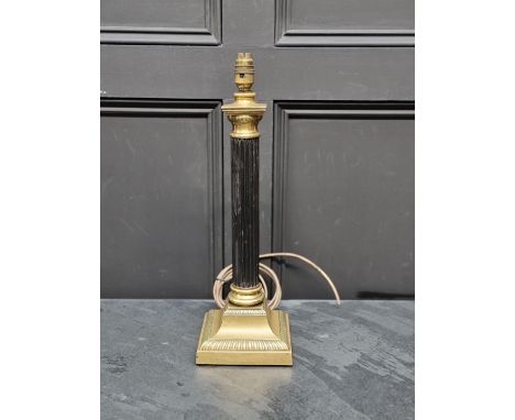 A brass Corinthian column table lamp, total height 47.5cm.&nbsp; 