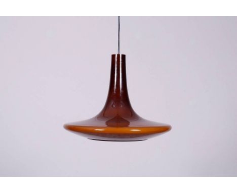   Deckenlampe, Peill &amp; Putzler, um 1970   scheibenförmiger Schirm, nach oben stark verjüngt, Milchglas, braun überfangen,