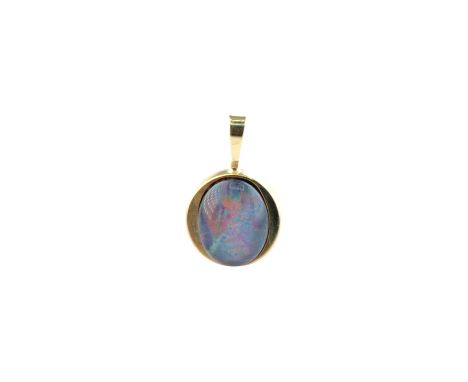 Anhänger GG mit Opal Triplette. 14K gestempelt. Abmessung: 1,7 x 1 cm. Gewicht: 1,33 g.&nbsp;