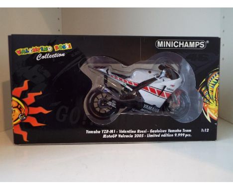 Minichamps Valentino Rossi Collection - a 1:12 scale diecast model Yamaha YZR-M1, MotoGP Valencia 2005 issued in a limited ed