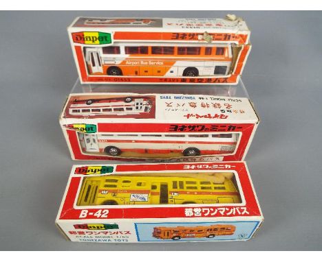 Diapet Yonezawa - A group of three boxed Japanese single deck diecast model buses by Diapet Yonezawa. The lot consists of B26