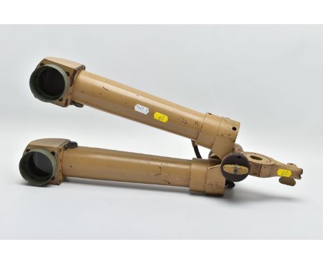 A SET OF WW2 ERA 'DONKEYS EARS' Stereoscopic Gun sights, painted desert sand in colour, top optics boxed in casings, but sadl