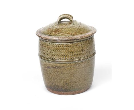 Richard Batterham (1936-2021)a large salt-glaze stoneware storage jar and cover with broad chatter band, covered to the foot 