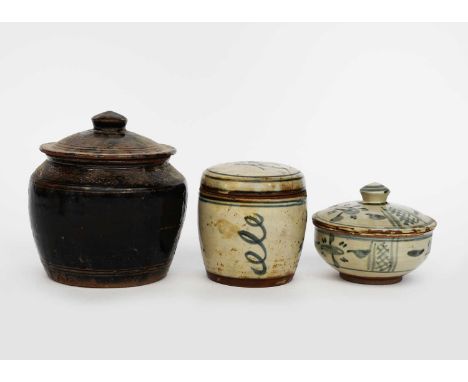 ‡ Thiebaut Chague (born 1958)a Wenford Bridge stoneware jar and cover, shouldered form, the shoulder with impressed band, cov