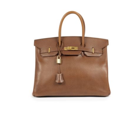 HERMES Paris, année 1995. Sac 'Birkin' 35 cmMade in France.En veau grainé fauve, attaches et fermoirs en métal plaqué or, dou