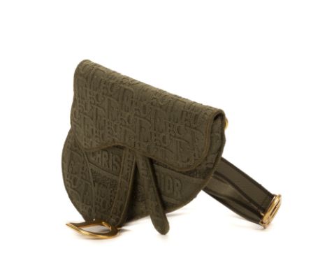 Christian DIOR, année 2019. Pochette de ceinture 'Saddle' en jersey à motif oblique vert sapin.Fermeture scratch sur rabat à 