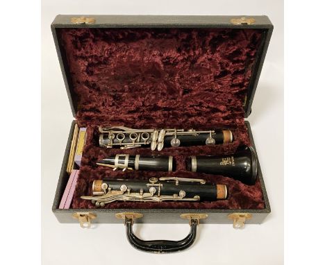 BOOSEY AND HAWKES CLARINET BOXED