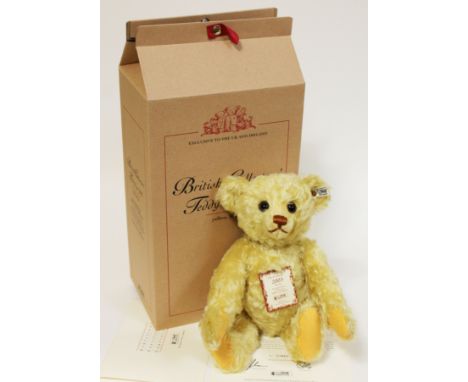 A Steiff British Collectors' Teddy Bear 2003, limited edition no3862/4000, yellow mohair teddy bear complete with ear tag, bo