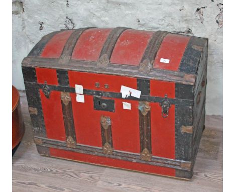 A 19th century domed trunk, length 82cm.  