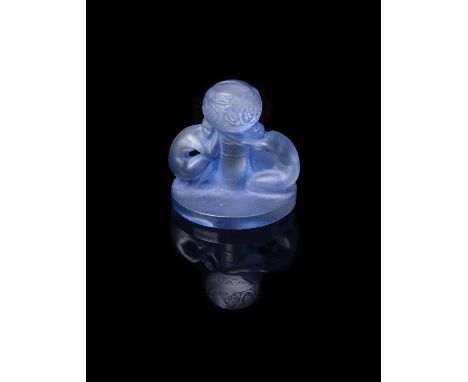 Lalique, René Lalique, Deux Figurines, a blue stained frosted glass menu holder (porte-menu), engraved mark R. Lalique France