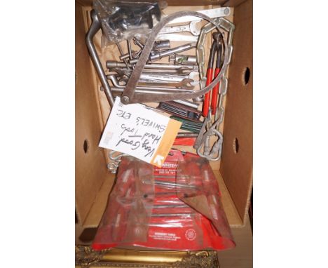 Quantity of hand tools 