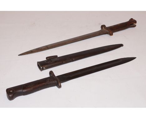 2 early bayonets (1 with stamped ricasso &amp; scabbard)