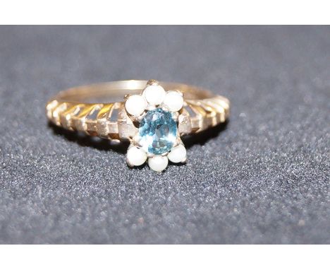 9ct Gold ring set with topaz &amp; pearl Size O 