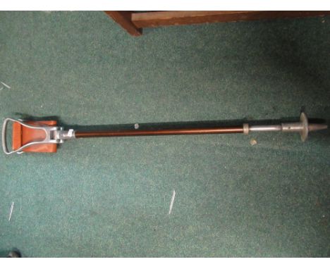 Featherwate shooting stick with leather seat and suspension 