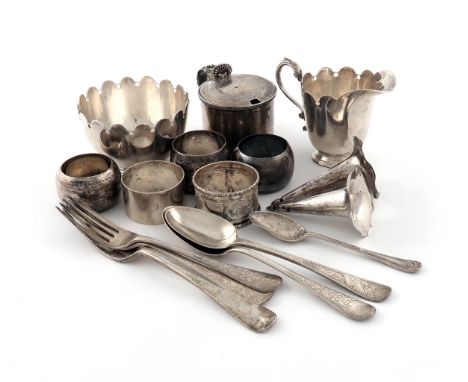 A mixed lot of silver items, comprising: an Irish cream jug and sugar bowl, by Finnigan's Ltd. Dublin 1917, a George IV musta