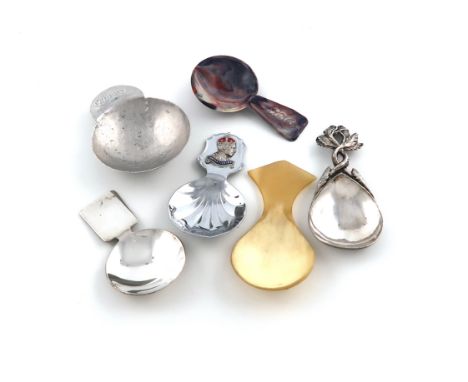 A modern Channel Islands silver caddy spoon, by Bruce Russell, Guernsey, circular bowl, tapering rectangular handle, length 7