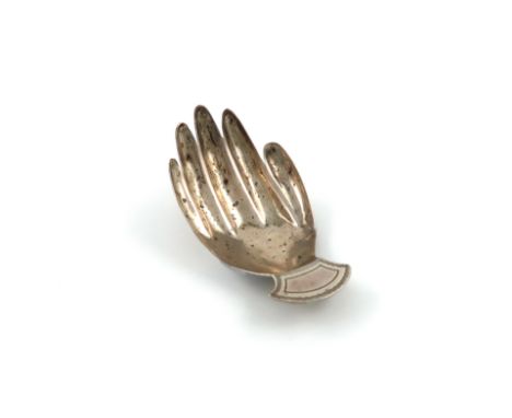 A George III silver caddy spoon, by Josiah Snatt, London 1805, modelled as a right hand, engraved decoration, length 6.6cm, a