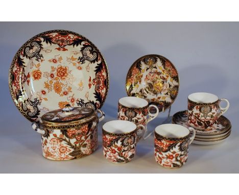 A quantity of Royal Crown Derby and Derby style tea ware, to include two handled sugar bowl, 11cm high, four various coffee c