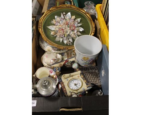 A TRAY OF CERAMICS TO INC ROYAL CROWN DERBY, ROYAL WORCESTER ETC