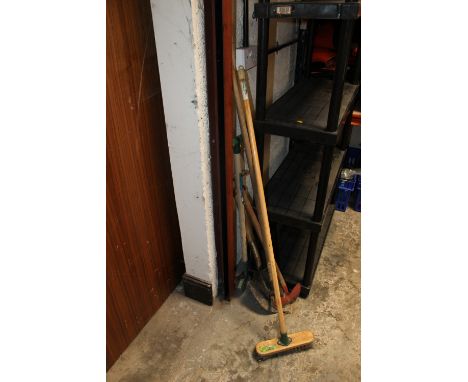A SELECTION OF GARDEN TOOLS TO INC A SPADE & A SCYTHE