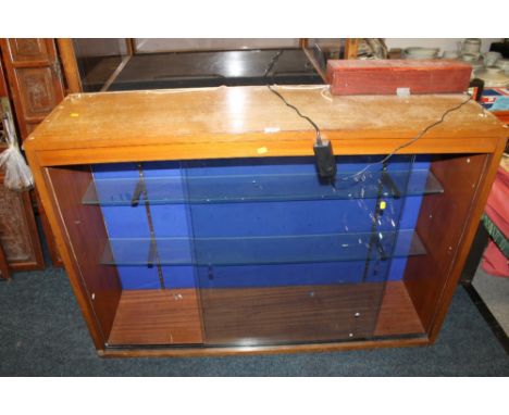 A TWIN SHELF DISPLAY CABINET WITH SLIDING DOORS & ELECTRICS FOR POSSIBLE ILLUMINATION