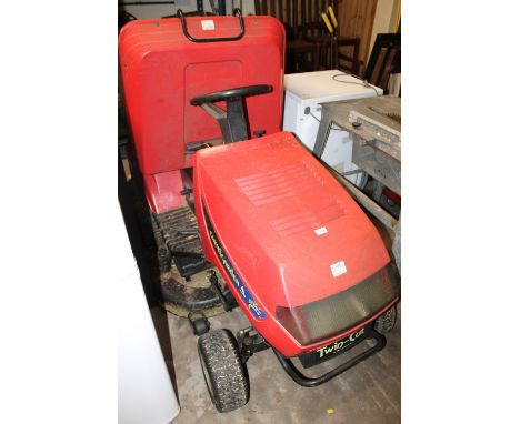 A CASTEL GARDEN EURO TWIN RIDE ON TRACTOR MOWER
