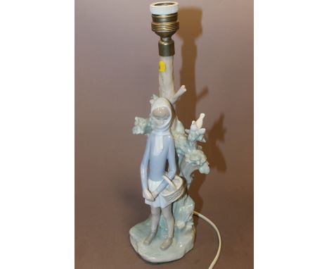 A FIGURATIVE LLADRO LAMP