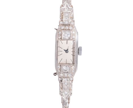 Art Déco Damenarmbanduhr mit Altschliffdiamanten zus. ca. 0,8 ct, mittlere bis gute Farbe und Reinheit, Platin, 17,9 g, L: 16