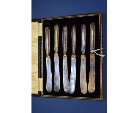 A cased set of silver handled tea knives with electroplated blades, by William Yates, Sheffield 1928; together with a cased s