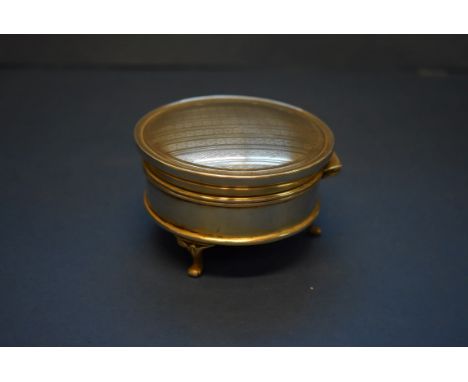 A George V silver circular ring box, by Walker & Hall, Sheffield 1923, having engine turned hinged lid, 8cm. Condition Report