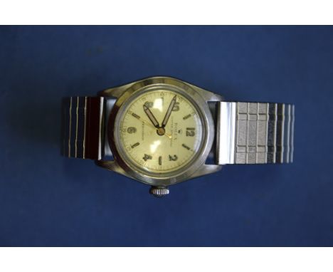 A vintage Rolex Oyster Speedking Precision gentleman's wristwatch, on replacement expanding bracelet. Condition Report: Used 