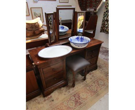 Large mahogany dressing table, mirror & stool