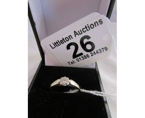9ct stone set ring