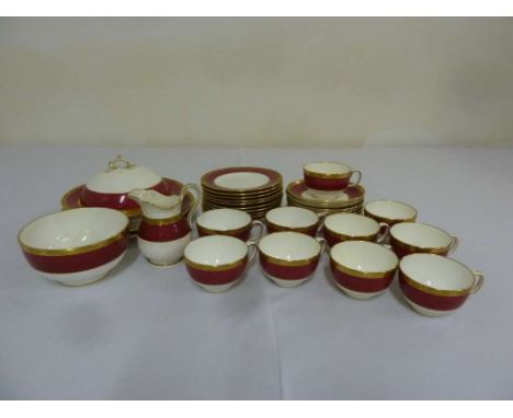 Minton teaset to include tureens and cover, cups and saucers