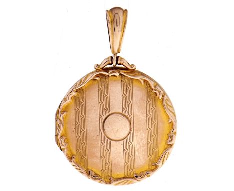 A 9ct gold locket, double sided, engine turned, 28mm excluding loop, maker's mark rubbed, Birmingham 1913, 3g  Good condition