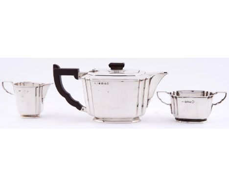 An Art Deco silver tea service,&nbsp;the teapot with Bakelite handle and knop, 11cm h, by H C Davis and marked Reg No 801530,