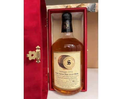 Linkwood Highland Single Malt Scotch Whisky 1974, matured in a refill sherry butt for 26 years, bottled 20/09/2000 by Signato