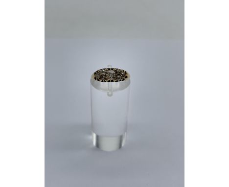 18ct Yellow Gold Seven Stone Diamond Ring. 