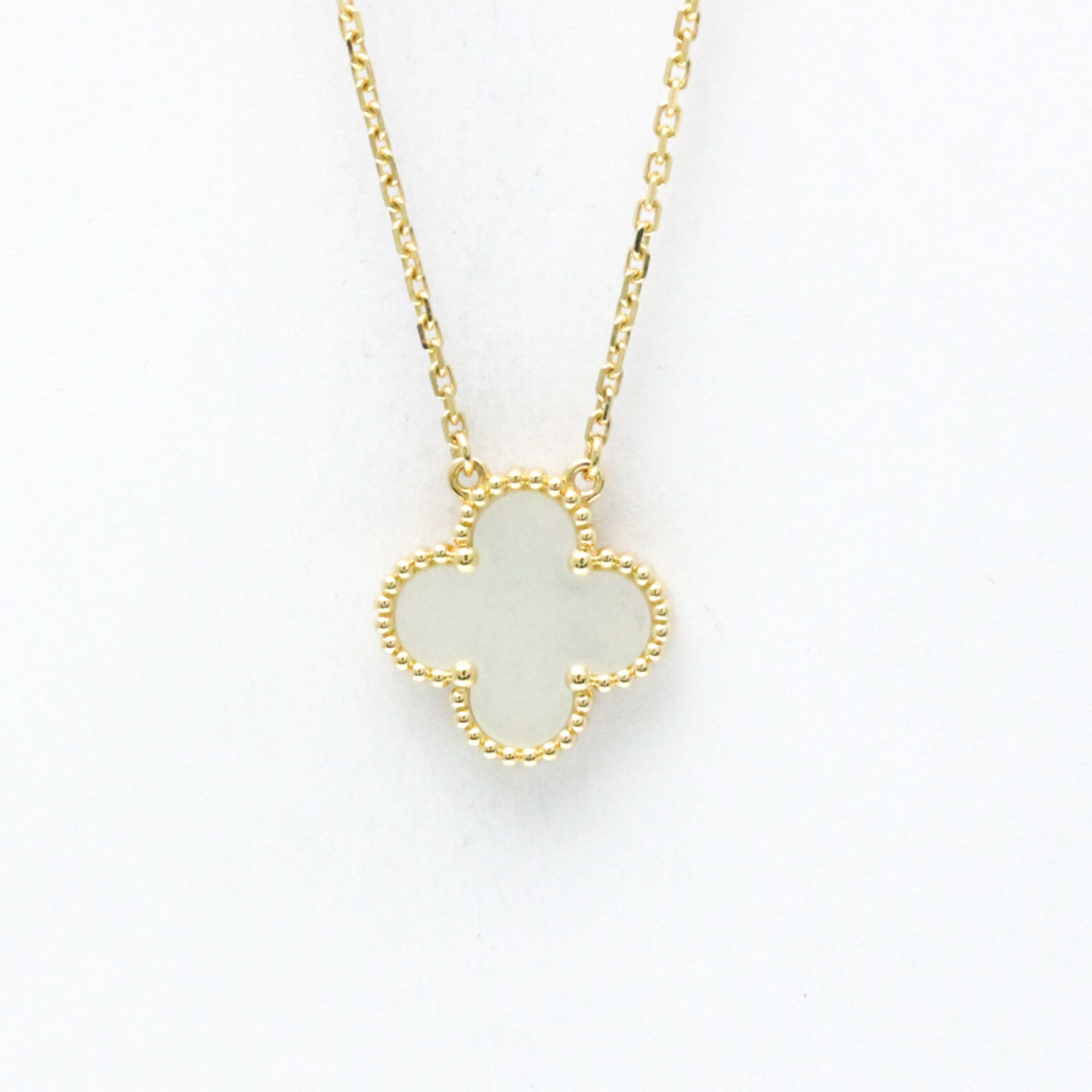 Van Cleef & Arpels Vintage Alhambra Yellow Gold (18K) Mother Of Pearl Men,Women Fashion Pendant Neck